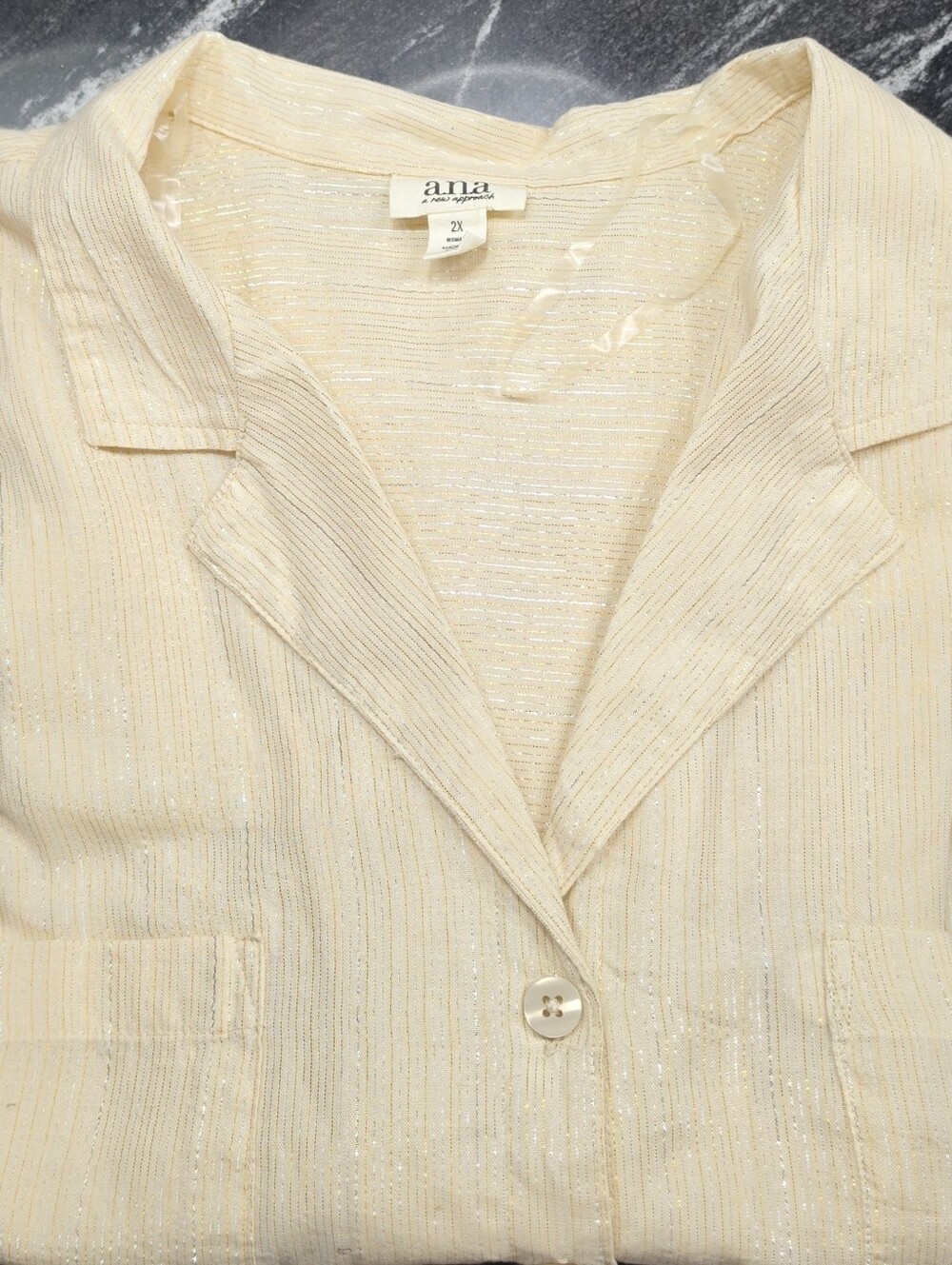 a.n.a Cream w/ Gold & Silver Women's Short Sleeve Button Blouse New With Tags 2X
